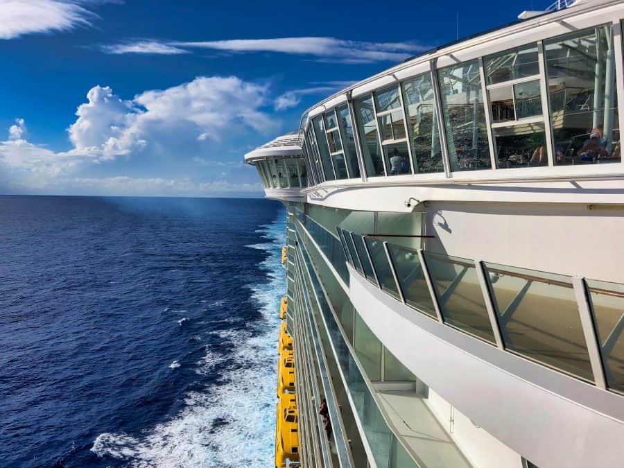 Royal Caribbean - Oasis of the Seas Sun Deck